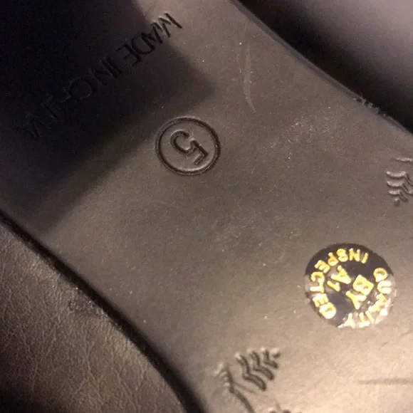 NEW NEVER WORN. - Picture 10 of 11